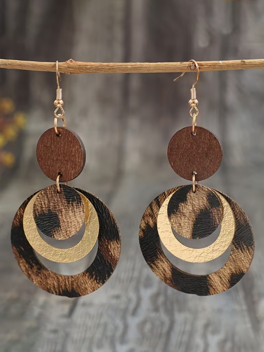 Retro Layered Leopard Earrings detail view
