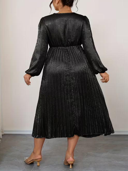 Sandy Pleated Plus Size Dress