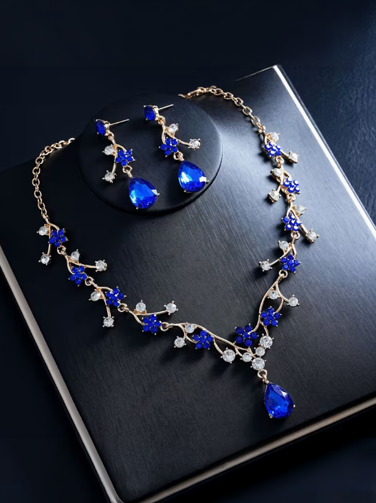 Classic Floral Necklace Set