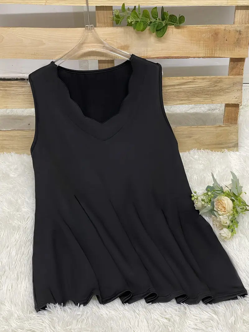 Gloria Scalloped V-neck Plus Size Tank Top