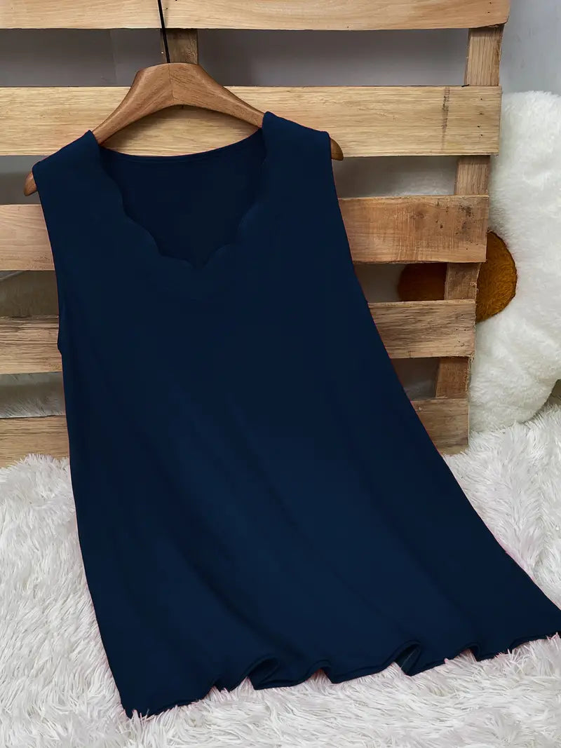 Gloria Scalloped V-neck Plus Size Tank Top in Navy