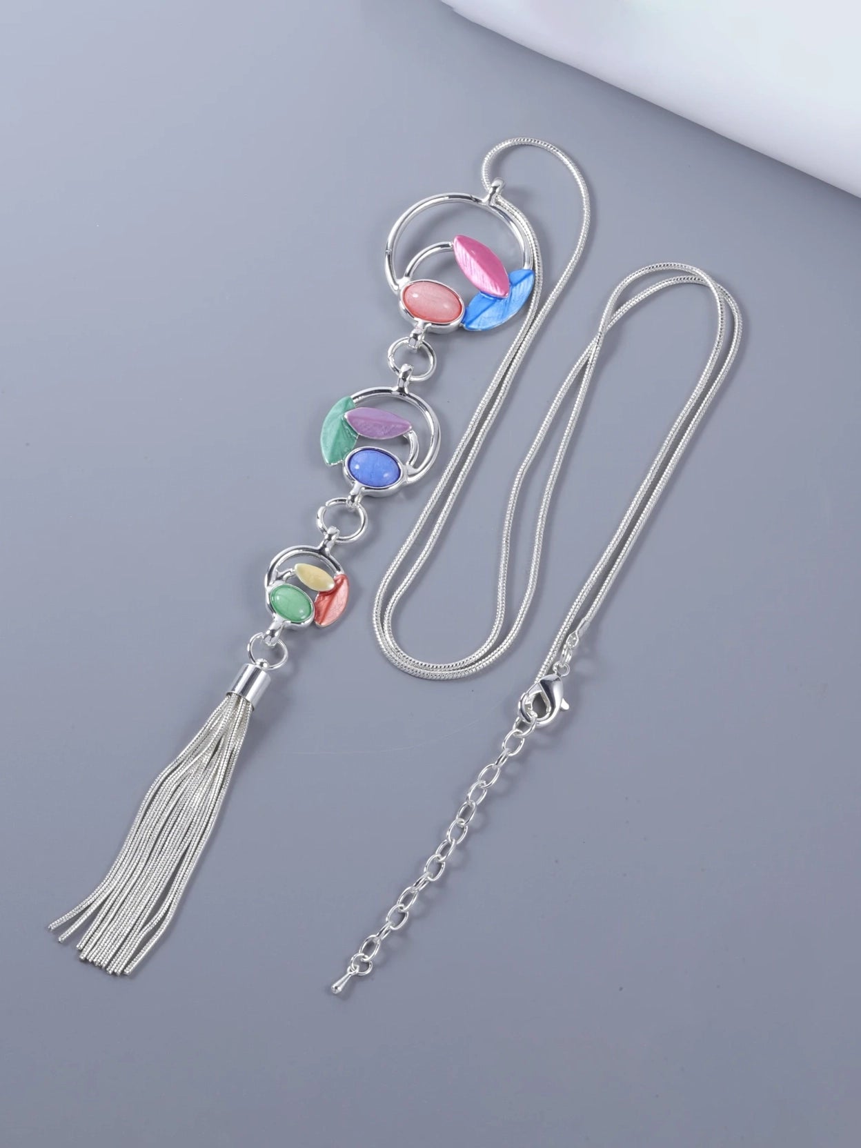 Y-Shaped Pendant Necklace in Multicolour