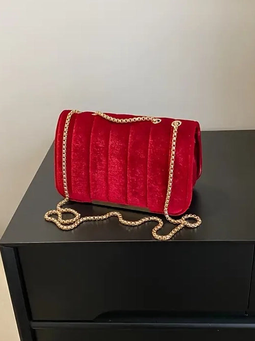 Vintage Quilted Velvet Evening Clutch in Red