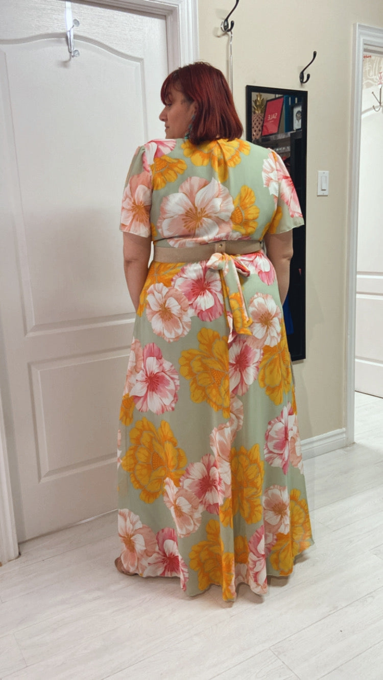 Liza Plus Size Chiffon Gown in Golden Floral