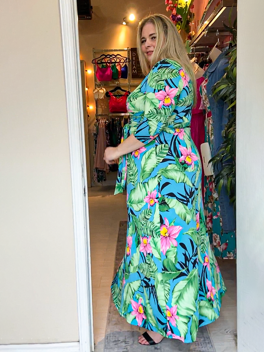 Signature Plus Size Maxi Dress in Mint Garden