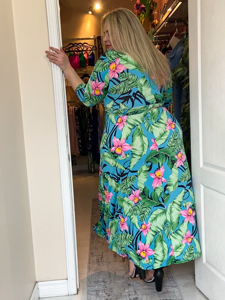 Signature Plus Size Maxi Dress in Mint Garden