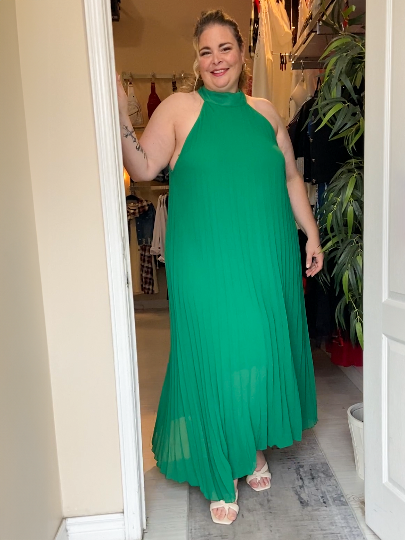 Cincinnati Plus Size Pleated Chiffon Cocktail Dress in Green