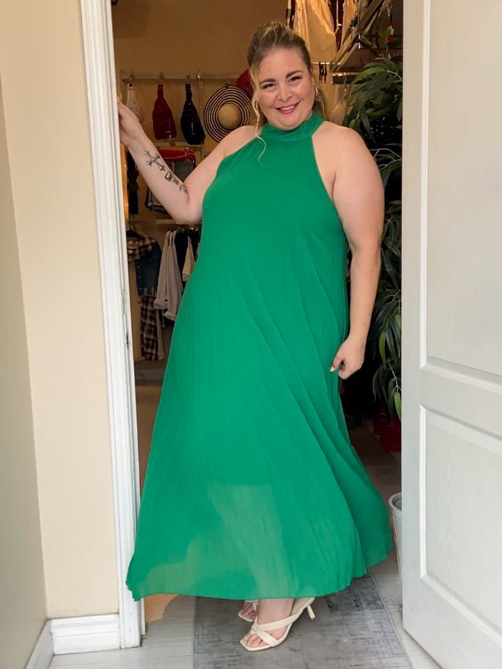 Cincinnati Plus Size Pleated Chiffon Cocktail Dress in Green