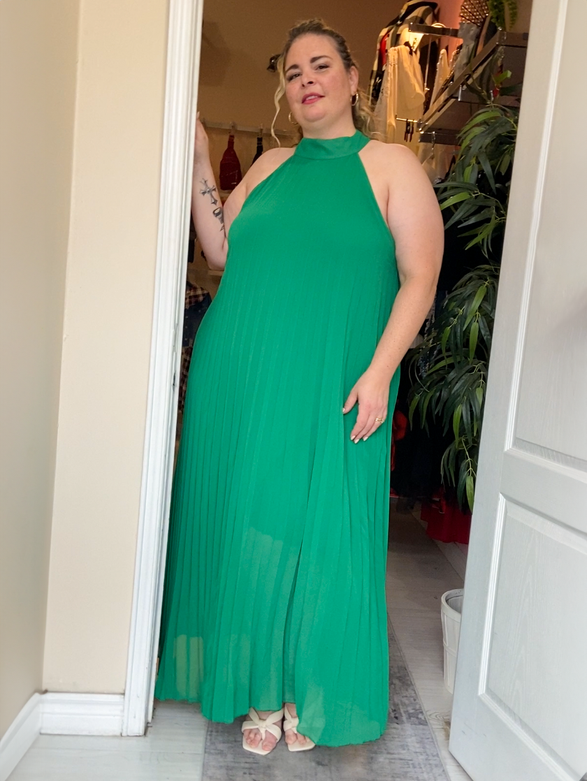 Cincinnati Plus Size Pleated Chiffon Cocktail Dress in Green