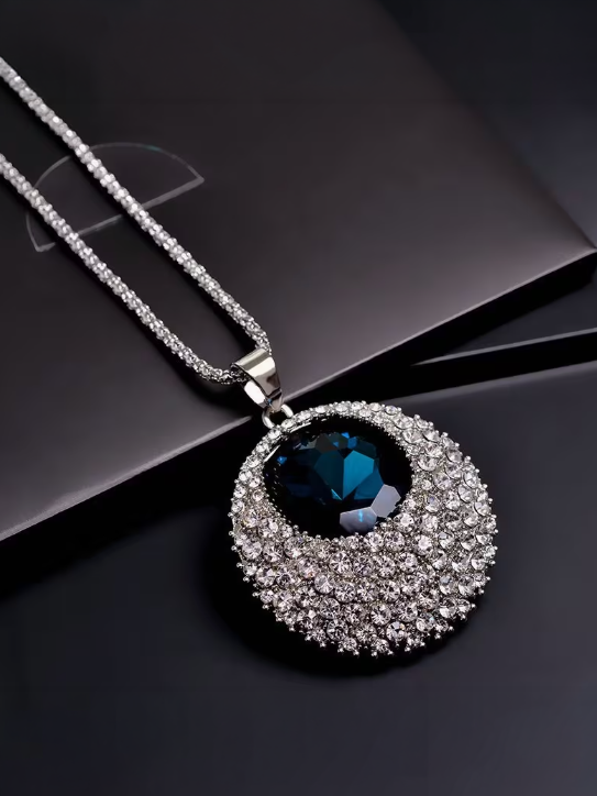 Rhinestone Circle Pendant Necklace | Curve Theory – CURVE THEORY