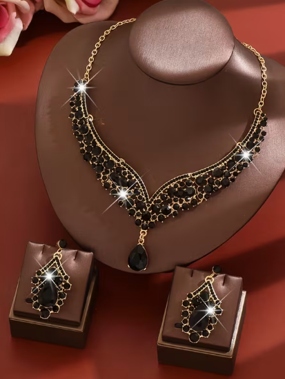 Elegant Crystal Necklace Set