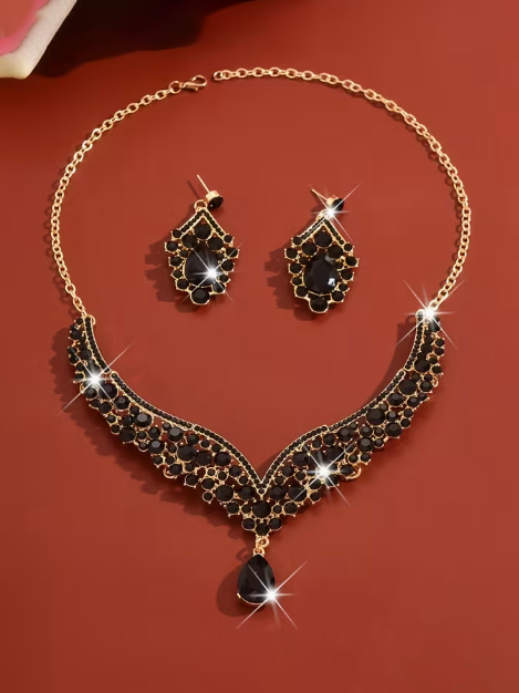 Elegant Crystal Necklace Set