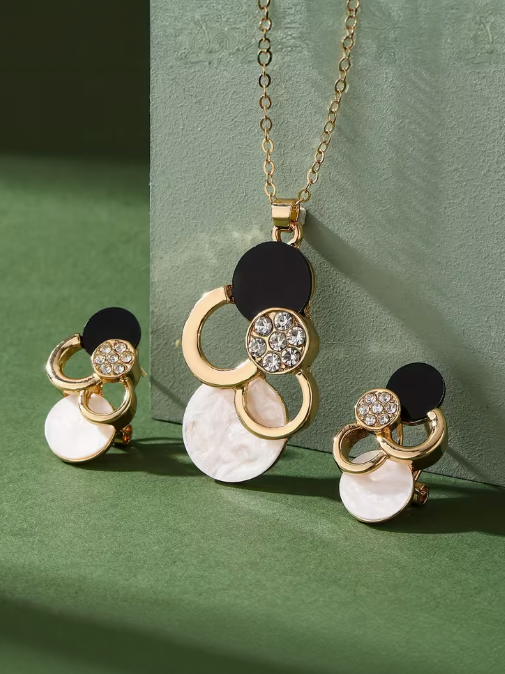 Glam Layered Circles Set