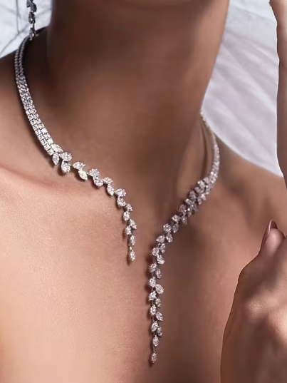 Avril Crystal Necklace