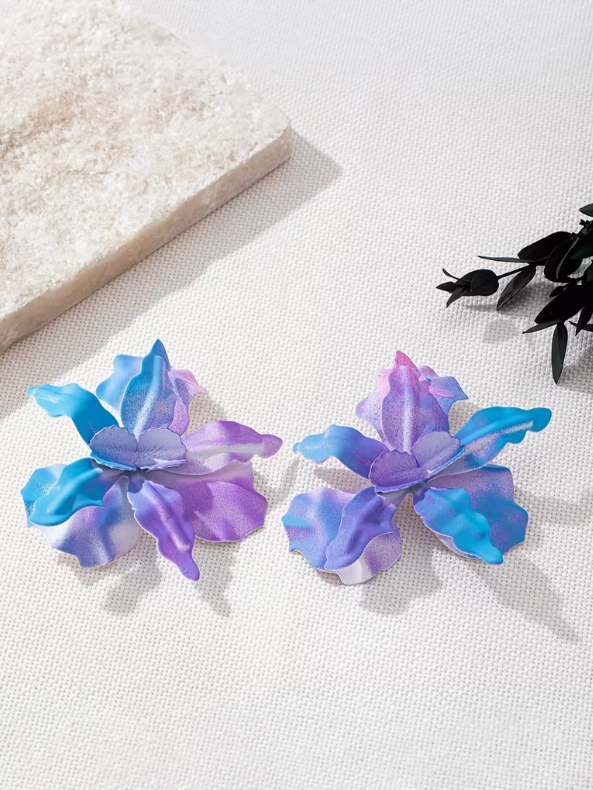 Statement Flower Earrings, earrings, detail view
