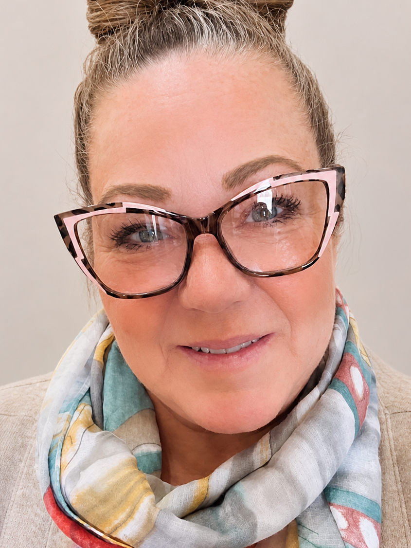 Statement Reading Glasses alternate view