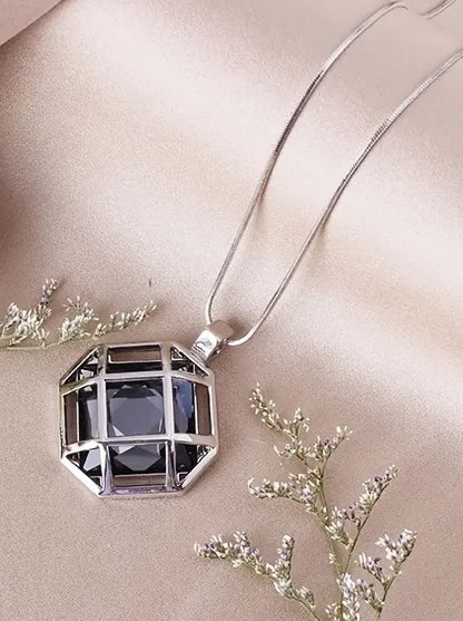 Geometric Pendant Necklace Silver