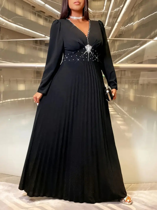 Ophelia V-Neck Pleated Plus Size Dress in Black